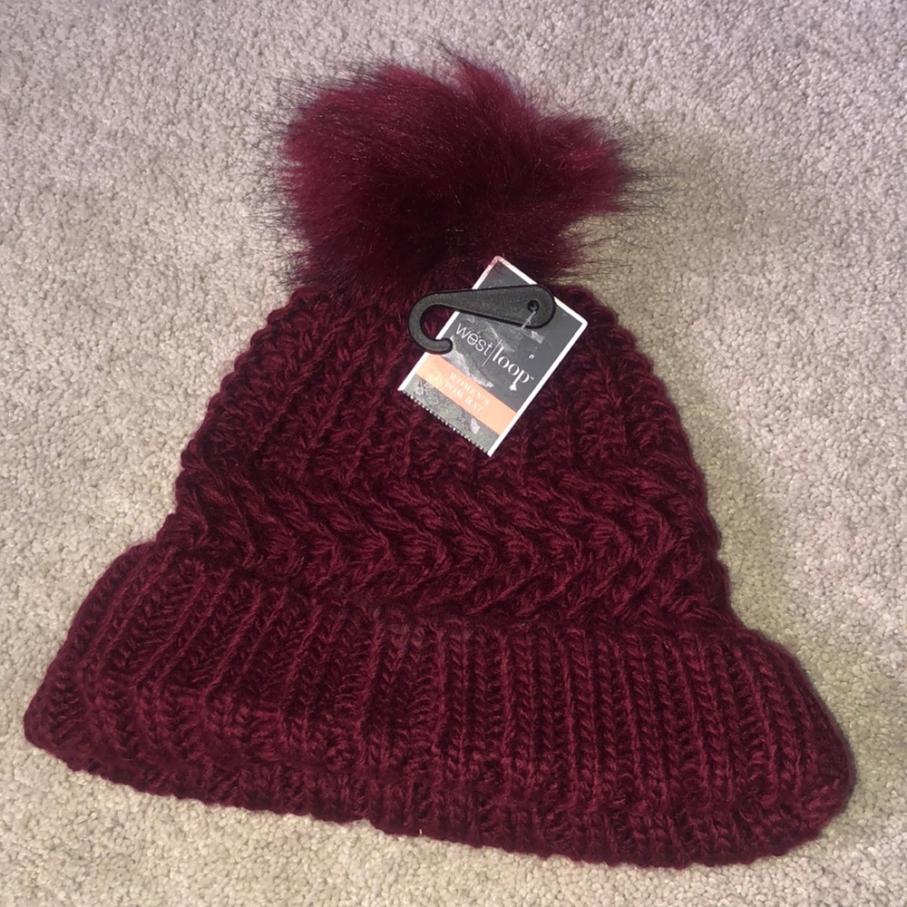 Burgundy Pom Pom Winter Beanie Hat Women’s One size New‎